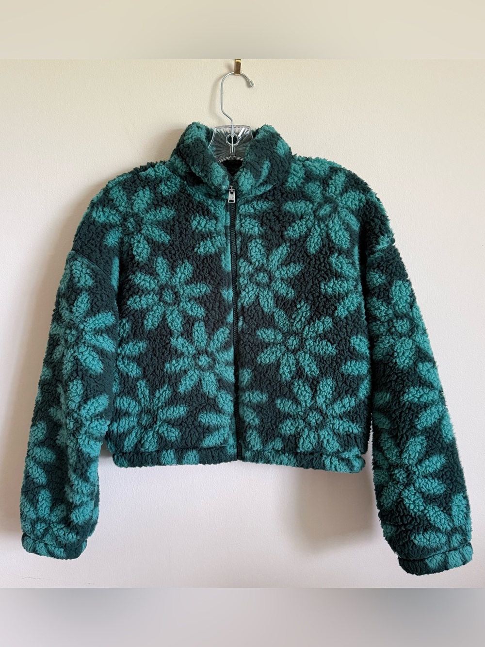 Hollister Women’s Green Floral Sherpa Fleece Fuzzy Cropped Zip Up Jacket XS